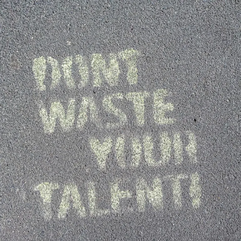 Assurer une croissance durable des médias digitaux : stratégies pour entrepreneurs et dirigeants